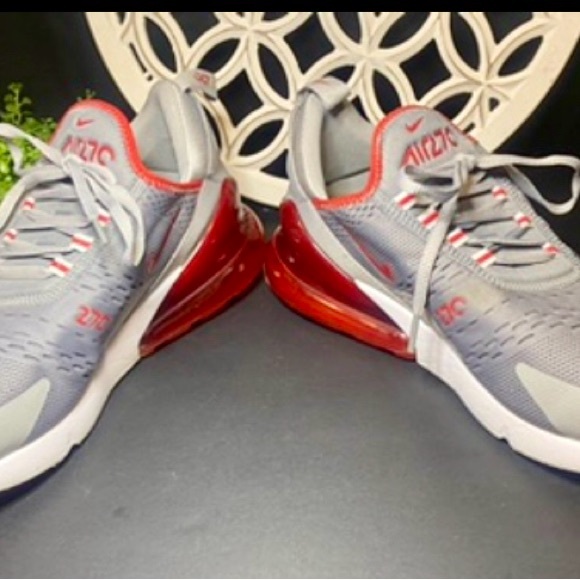 Men’s Nike Air Max 270 Gray‎ and Red Shoes - Picture 9 of 9
